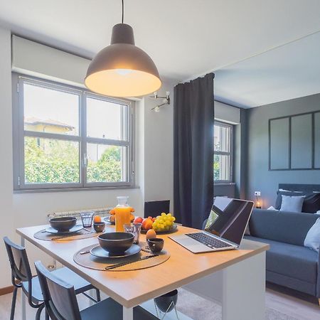 Black Loft Como By Rent All Como Bagian luar foto