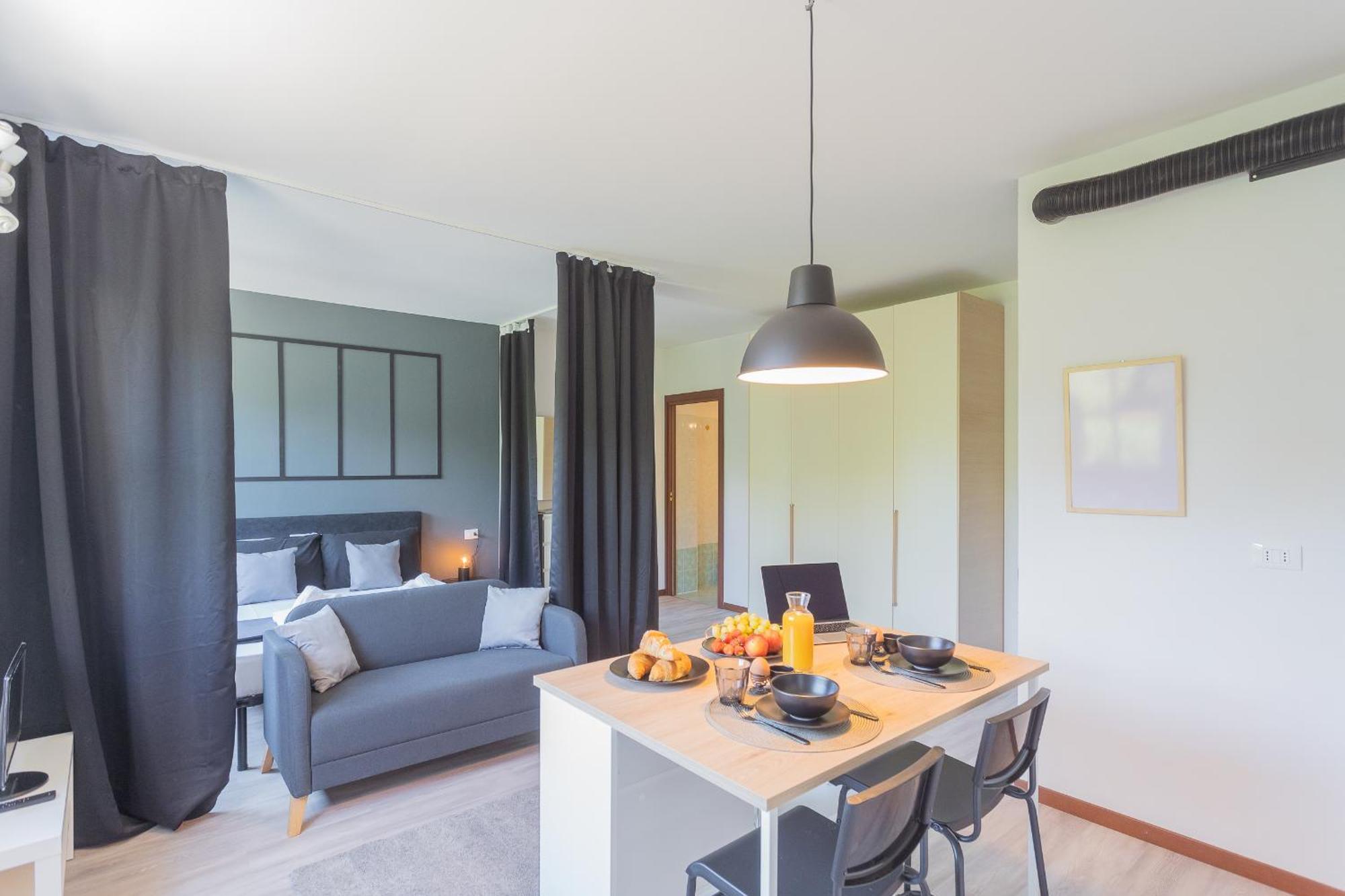 Black Loft Como By Rent All Como Bagian luar foto