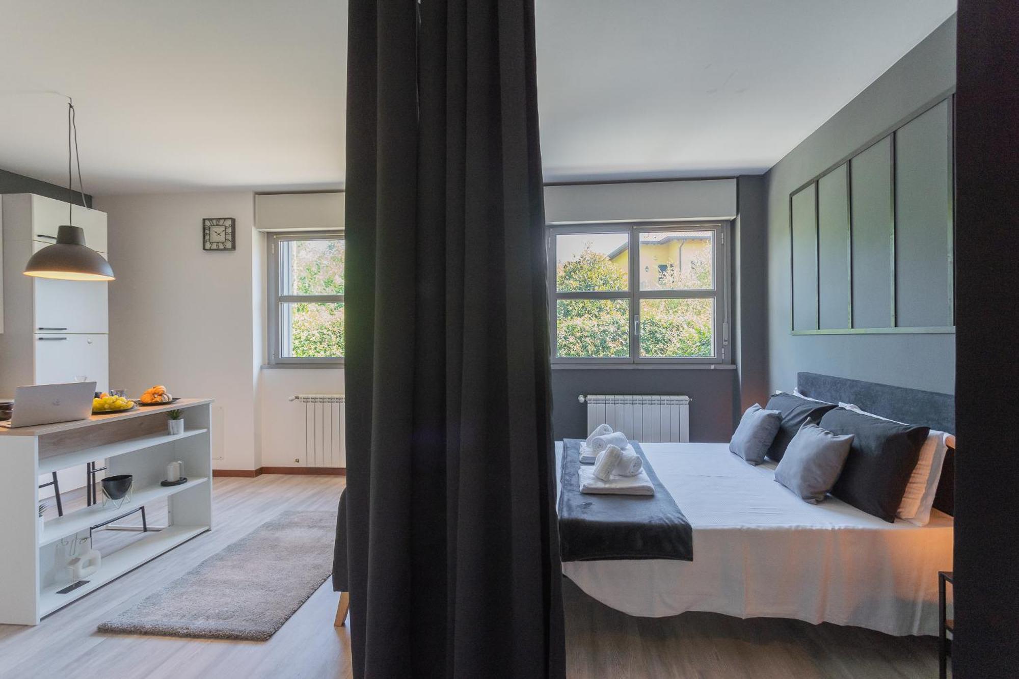 Black Loft Como By Rent All Como Bagian luar foto