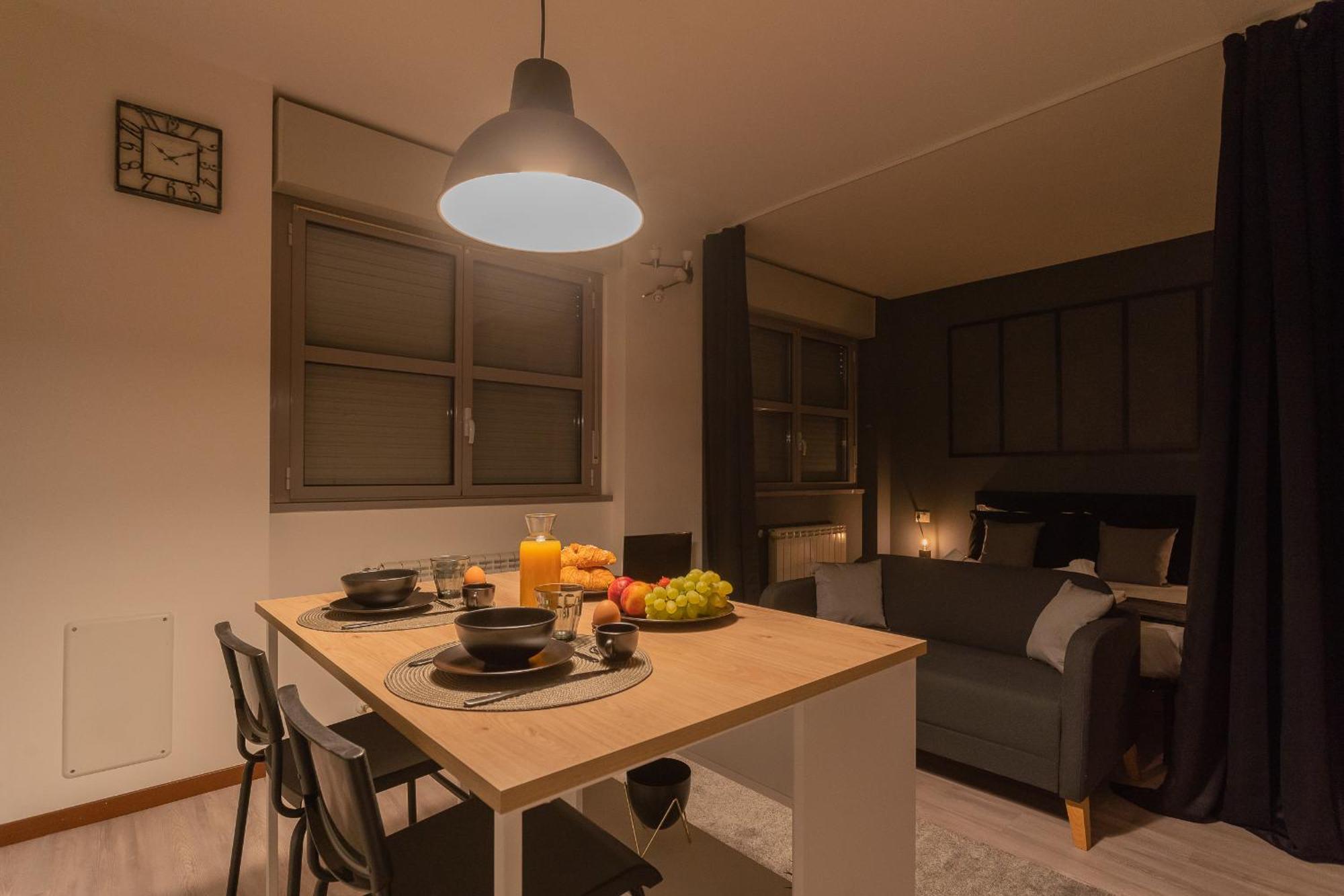 Black Loft Como By Rent All Como Bagian luar foto